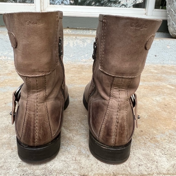 OLUKAI tan smoke brown genuine leather ankle moto boots beige taupe 8.5 - Picture 2 of 15